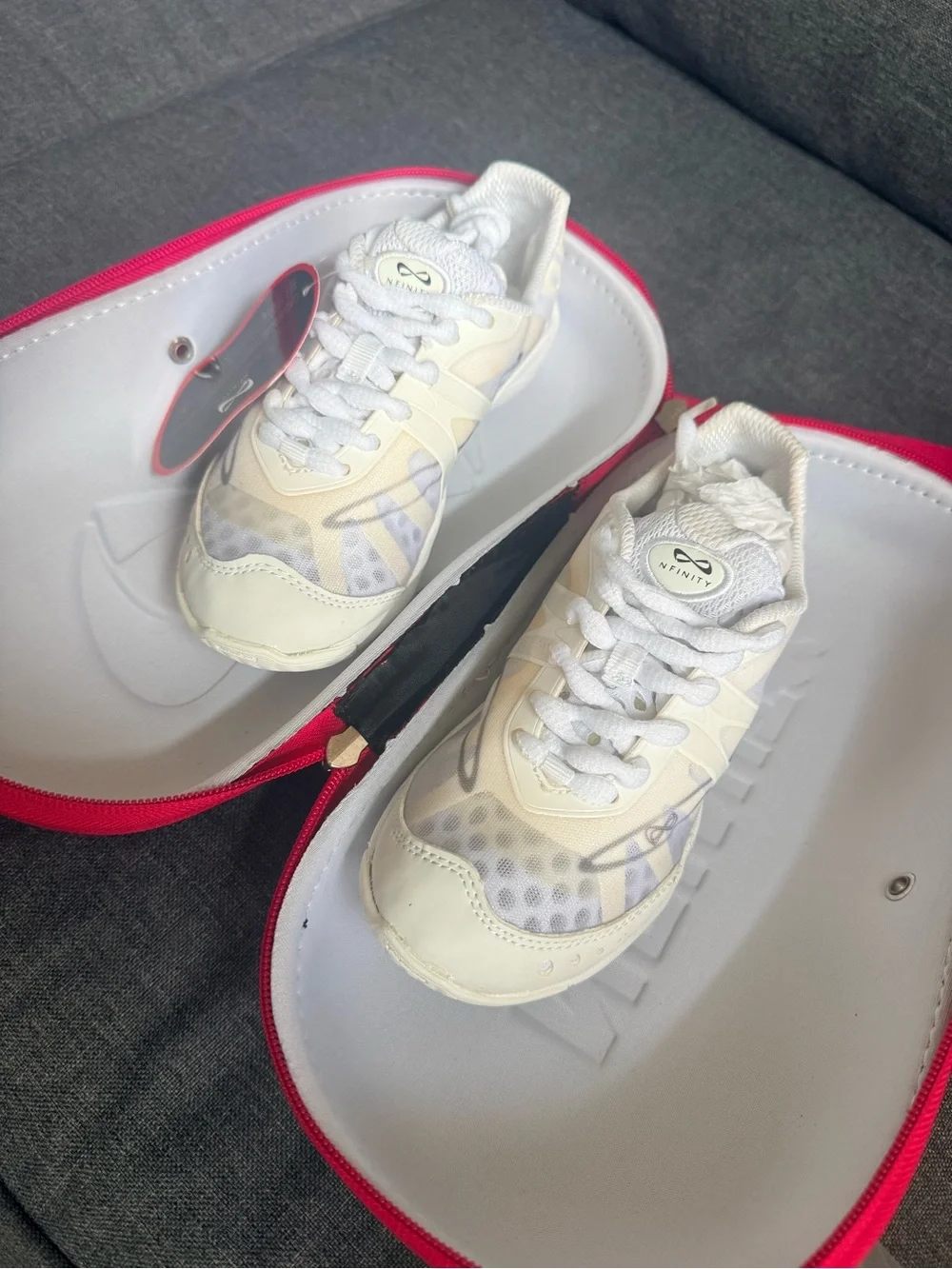 NFINITY Vengeance girls White and Cream Sneakers
